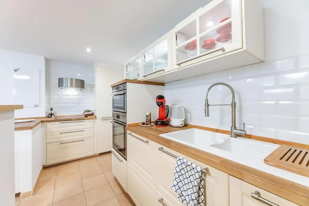 Perfect Apartment On Beach Near Estepona Rdr340